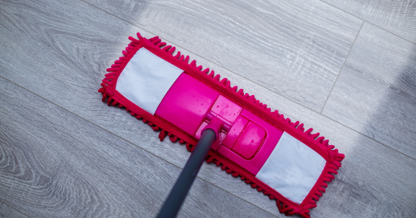 Cleaning laminate floor Cleaning laminate floor